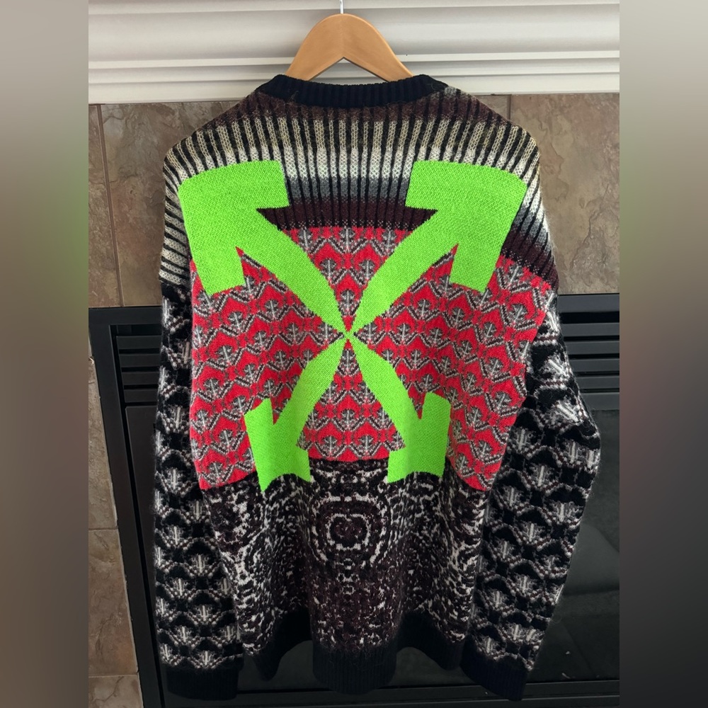 Off-White wool mohair alpaca blend men’s sweater is men’s size Medium